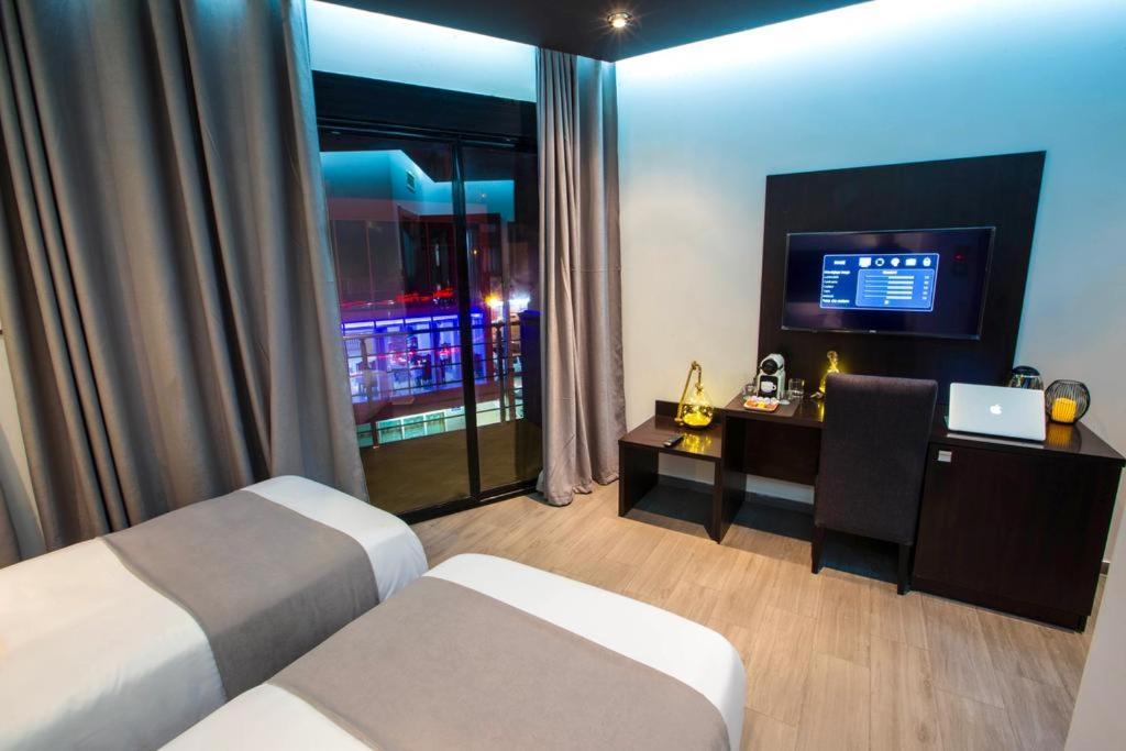 Calypso Hotel Aïn El Turk Eksteriør billede