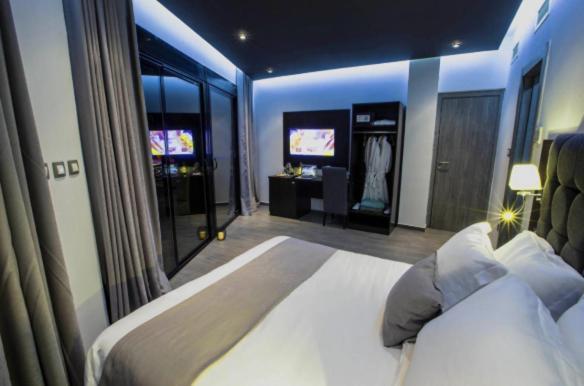 Calypso Hotel Aïn El Turk Eksteriør billede