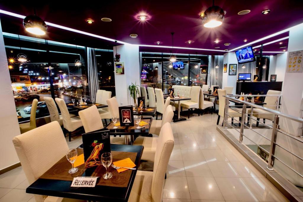 Calypso Hotel Aïn El Turk Eksteriør billede