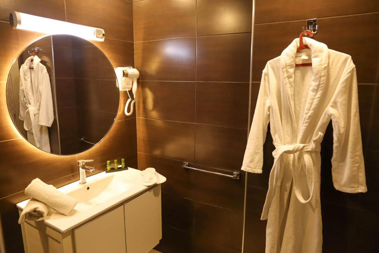 Calypso Hotel Aïn El Turk Eksteriør billede